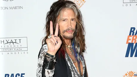 Steven Tyler şi-a lansat propria colecţie de ochelari