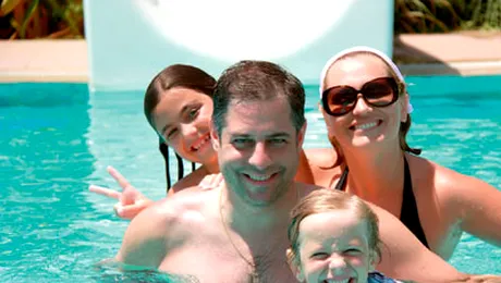 Andreea Esca, vacanţă în patru destinaţii