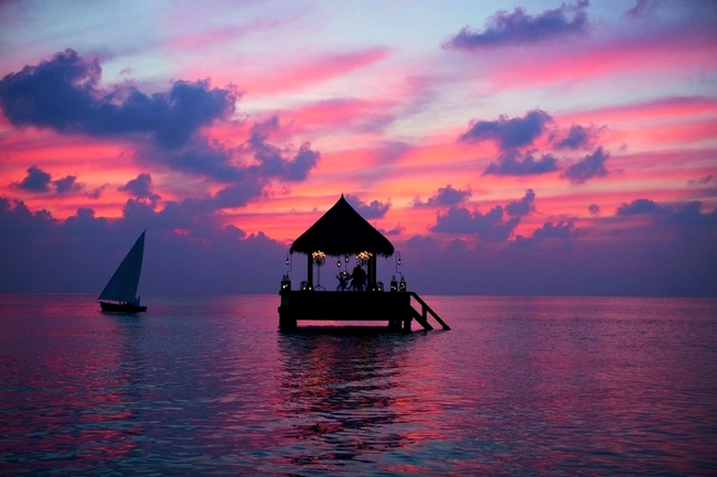 bungalou plutitor din Maldive