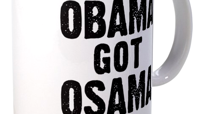 Obama isi bea cafeaua din cana cu Osama?