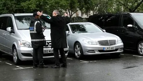 Hillary Clinton, amendată de polițiștii britanici