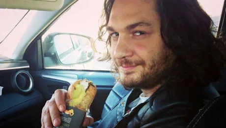 Lovitură pentru chef Florin Dumitrescu! Acesta face sandviciuri de… 3 lei!