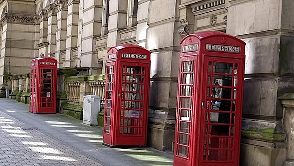 O companie britanică transformă cabinele telefonice în hotspot-uri Wi-Fi