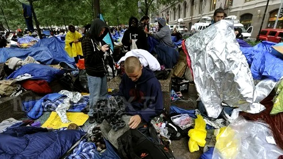 Manifestantii de pe Wall Street, evacuati pentru a se face curatenie