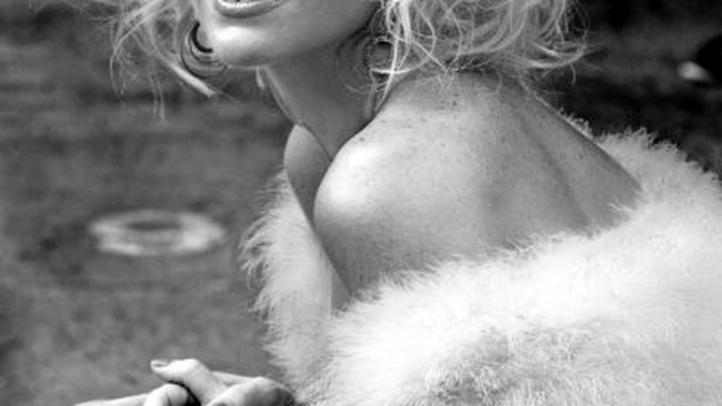 Loredana vine la videochat-ul Apropo.ro