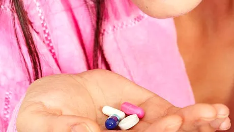 O mica raceala si o mare doza de paracetamol au omorat-o