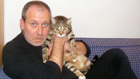 Florin Busuioc îşi serveşte pisica cu şalău meuniere
