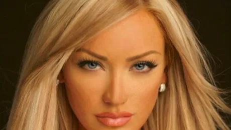 Bianca Dragusanu isi tatueaza numele lui Bote pe mana!