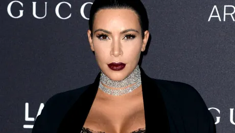 Kim Kardashian, ţinută şocantă pe covorul roşu!