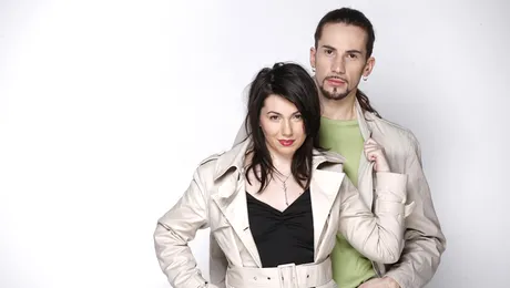 Alexandra & Alec invita fanii la POZOgrafie!