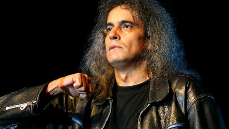 Se întoarce Cristi Minculescu la trupa Iris?