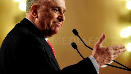 Ion Iliescu este internat la Spitalul Elias