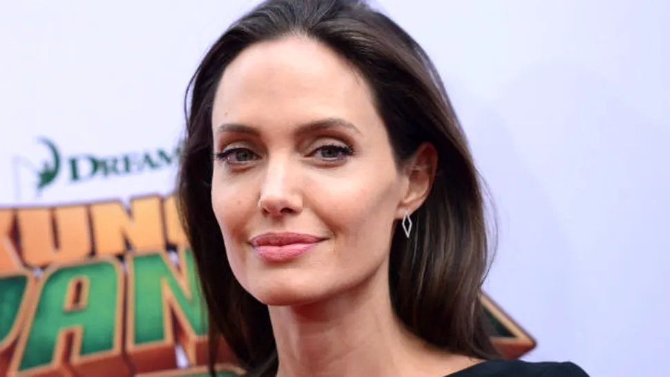 
Angelina Jolie, apariţie alarmantă pe covorul roşu! Cum arată acum
