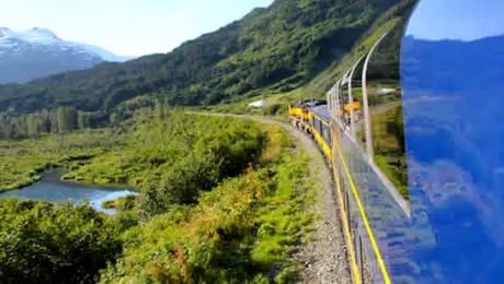 Cinci excursii cu trenul pe care trebuie să le încerci într-o viață