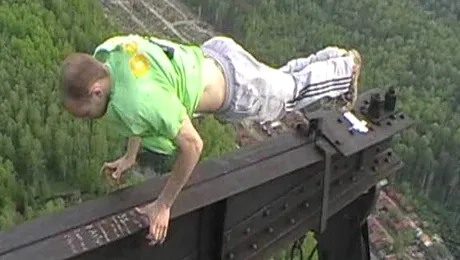 Ultima fiță la ruși: teribilism la mare înălțime (Video)