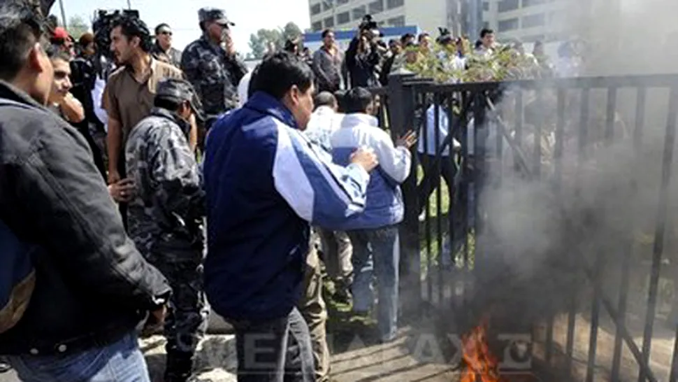 Lovitura de stat in Ecuador. Politistii si militarii 
