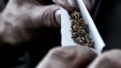 A sunat la Politie si s-a plans ca a fumat „iarba” proasta