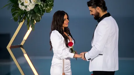 Ana a primit ultimul trandafir oferit de Burlacul Andi Constantin