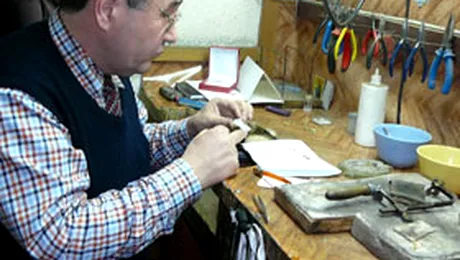 Sarkozy, inelul pentru Carla e gata! (video)