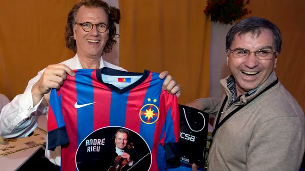 
Andre Rieu a primit un cadou special de la Steaua Bucureşti
