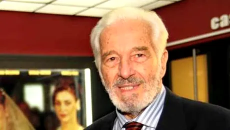 Mircea Badea, supărat pe români: „Ce specie infectă!!!!!”