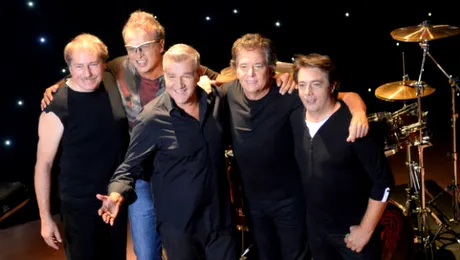 Holograf şi Maşina timpului