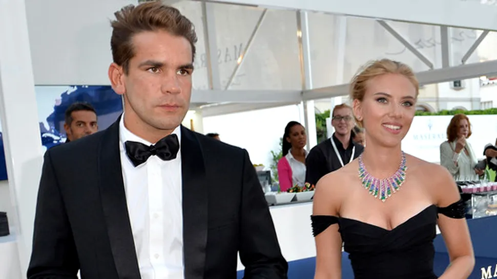 Scarlett Johansson s-a logodit cu jurnalistul Romain Dauriac