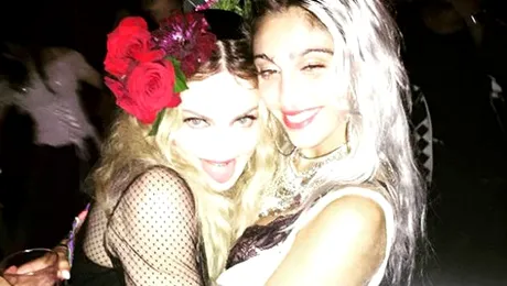 Madonna şi-a sărbătorit ziua în club, alături de copiii ei!