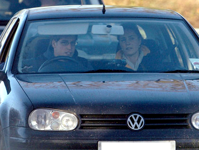 Printul William la volanul VW Golf
