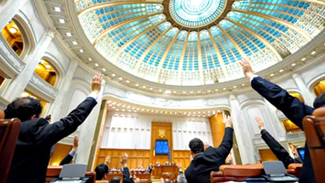 Guvernul vrea sa schimbe contractele de credit ale bancilor, in favoarea clientilor