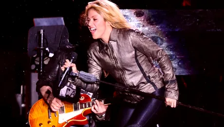 Shakira a dansat în ploaie!