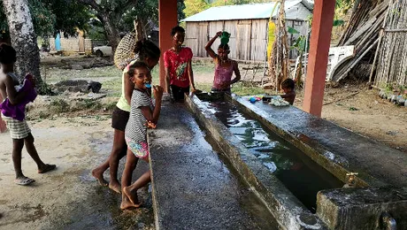 Vedetele din ”Ultimul Trib”, şocate de condiţiile din satul tradiţional din Madagascar: ”Asta e baie?!”