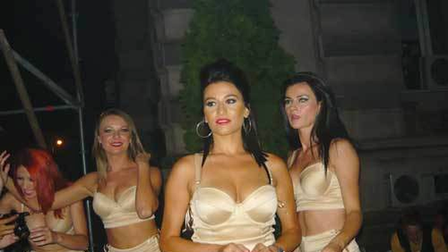 Claudette si dansatoarele sale