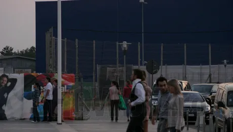 Catalin Botezatu si Violeta Babliuc, surprinsi de paparazzi Showbiz.ro la mall (Poze & Video)