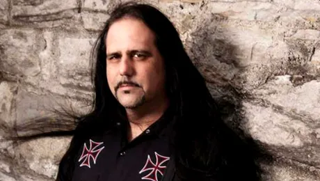 Un chitarist legendar a murit pe scenă, la doar 47 de ani