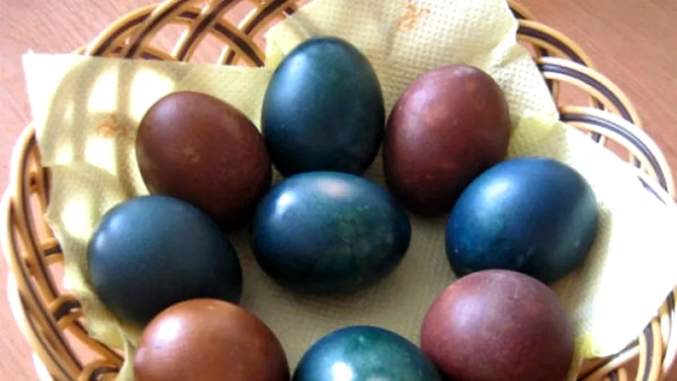 10 moduri de a vopsi natural ouăle de Paște