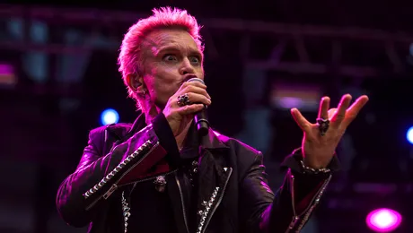 După o pauză de 9 ani, Billy Idol lansează un nou album în luna octombrie