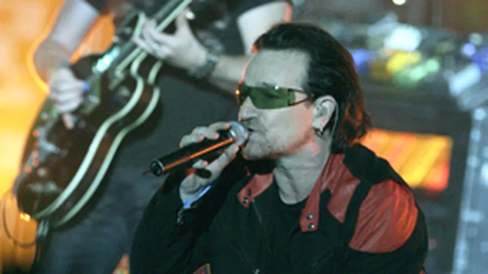Bono crede ca pestii pot zbura si semneaza pentru asta