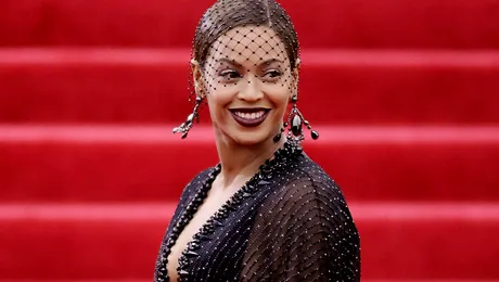 Beyonce e înnebunită după el! Ar mânca non-stop!