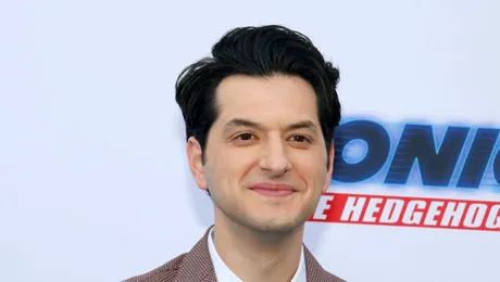 Ben Schwartz se alătură distribuției filmului cu vampiri „Renfield”, de la Universal