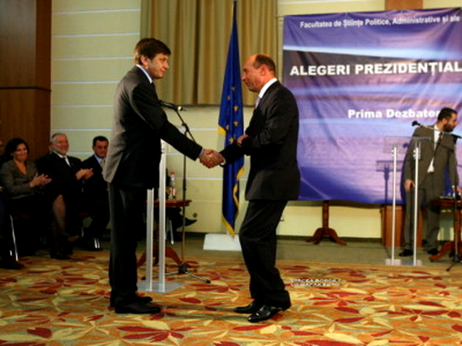 Crin Antonescu si Traian Basescu s-au mai infruntat si saptamana trecuta in holul unui hotel din Cluj