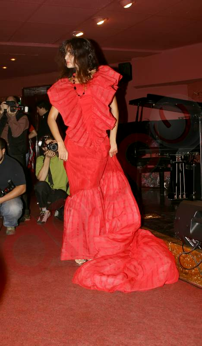 Colectie haute-couture toamna-iarna 2008-2009, Nora Balanica