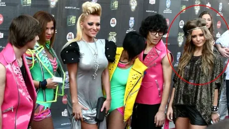 Cum arată fraţii şi surorilor cântăreţilor români! FOTO