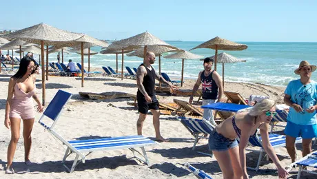 În ultima ediţie a show-ului Pofţiti în vacanţă surprizele se ţin lanţ