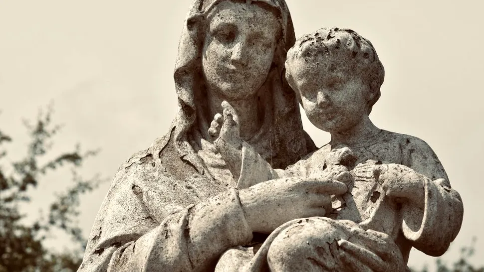 Declaraţia unui profesor: Dumnezeu a lăsat-o însărcinată pe Maria fără acordul ei