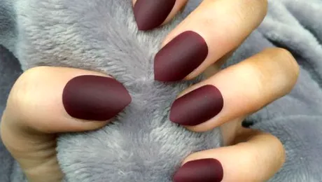 Ce nuanţe de ojă se poartă toamna aceasta