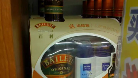 Combinatia zilei: La un wiskey ai doua creme Nivea!