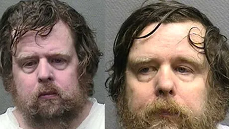 Doi frati gemeni din SUA au stat trei luni cu mama moarta in casa