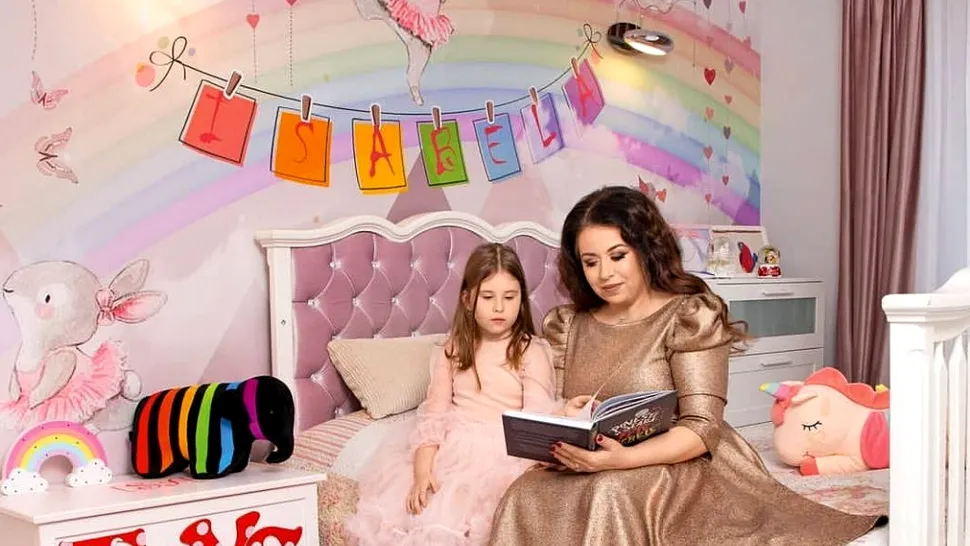Oana Roman participă cu fiica ei la o emisiune de pe Antena Stars