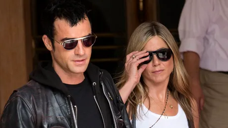 Jennifer Aniston se mărită cu Justin Theroux